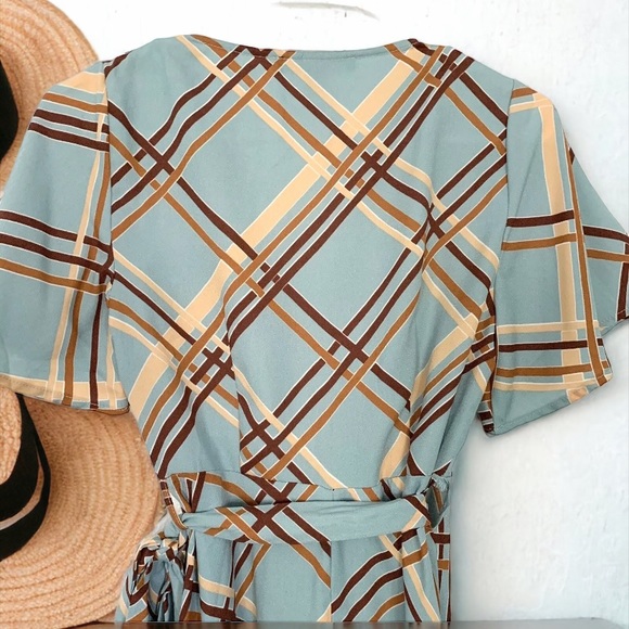 Forever 21 Plaid Wrap Dress Size Small - Picture 9 of 11